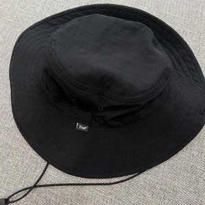 Aritzia Passage Bucket Hat (S/M) new